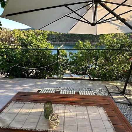 Дом отдыха House Jagoda -first Row To The Sea *