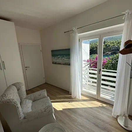 House Jagoda -first Row To The Sea *