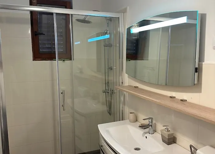 House Jagoda -first Row To The Sea Дом отдыха Brbinj