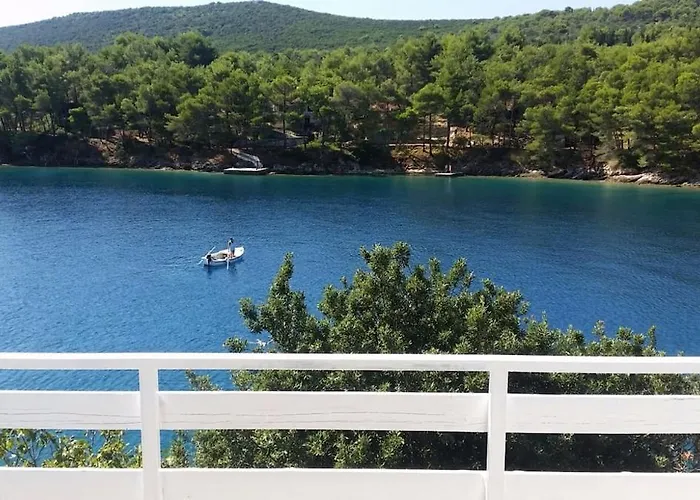 Дом отдыха House Jagoda -first Row To The Sea Brbinj