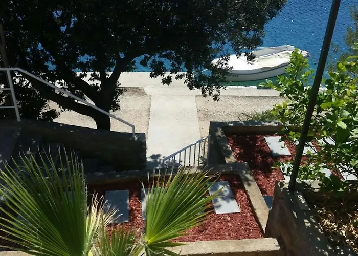 House Jagoda -first Row To The Sea *