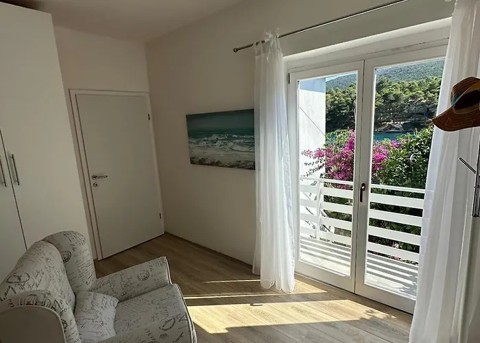 House Jagoda -first Row To The Sea *