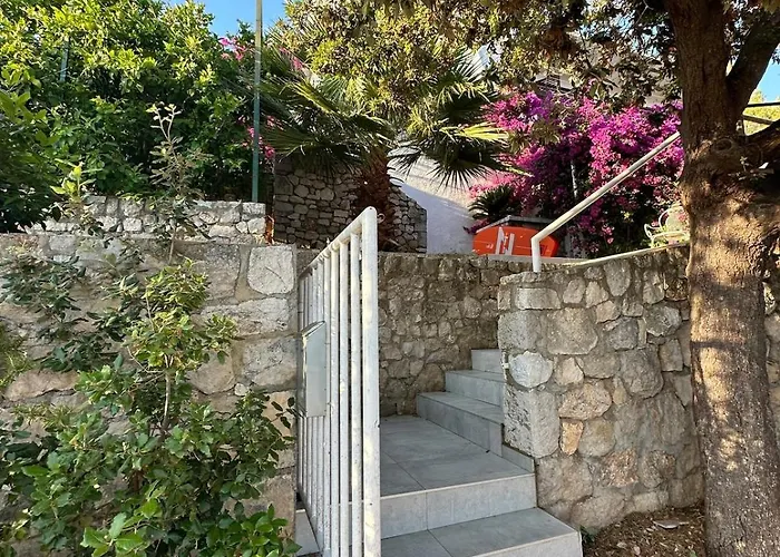 House Jagoda -first Row To The Sea Дом отдыха Brbinj